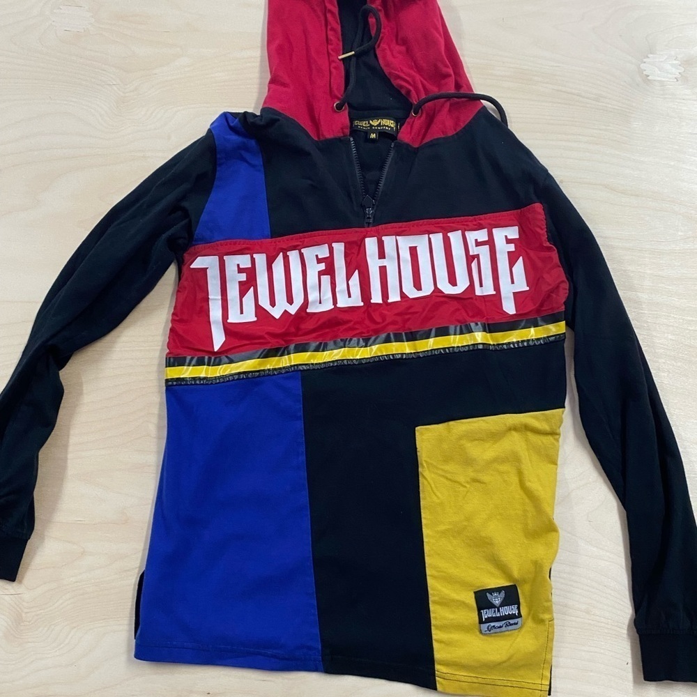 Jewel House Pull Over Hoodie size Medium (CW)